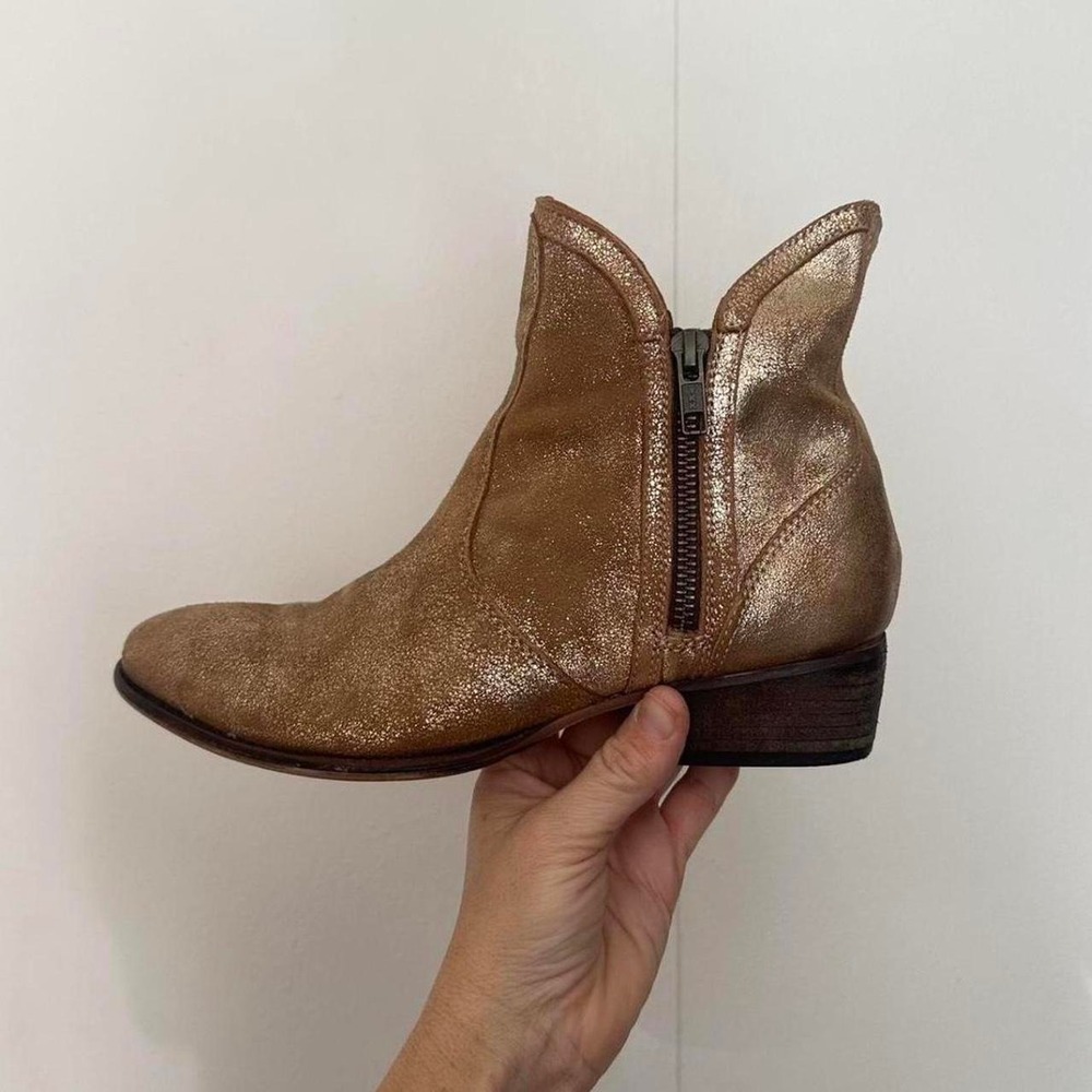 Seychelles Gold Metallic Leather Ankle Boots Side Zip Western Booties Womens 7.5